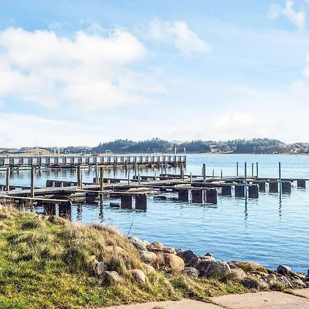 15 Person In Højslev